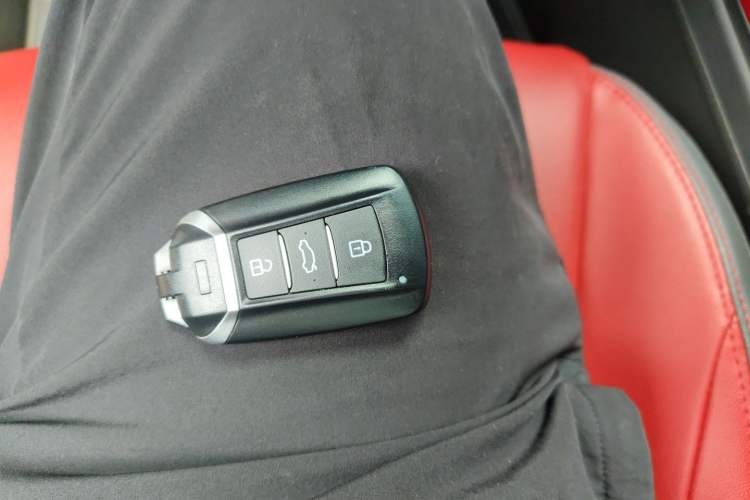 Used Dongfeng Aeolus Yixuan 2022 230T Automatic Tiger Roar Edition Vehicle Key