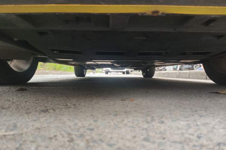 Used Dongfeng Aeolus Yixuan 2022 230T Automatic Adaptive-Beam Knight Edition Chassis Front