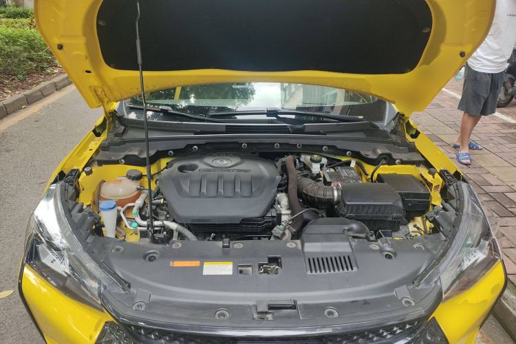 Used Dongfeng Aeolus Yixuan 2022 230T Automatic Adaptive-Beam Knight Edition Engine Bay