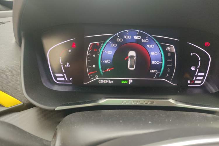 Used Dongfeng Aeolus Yixuan 2022 230T Automatic Adaptive-Beam Knight Edition Odometer Close Up