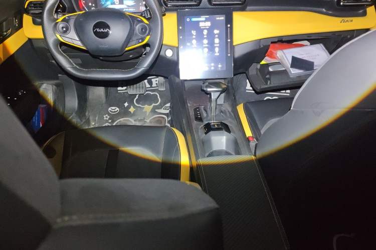 Used Dongfeng Aeolus Yixuan 2023 Mach Edition 1.5T Automatic Pursuit Rider Version Audio And AC Panel