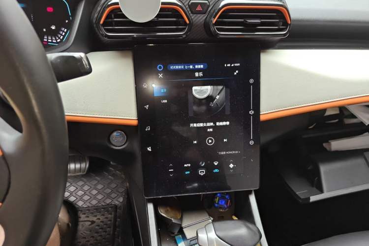 Used Dongfeng Aeolus Yixuan 2023 Mach Edition 1.5L Automatic Chasing Shadow Version Audio And AC Panel