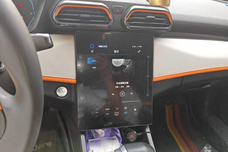 Used Dongfeng Aeolus Yixuan 2023 Mach Edition 1.5L Automatic Chasing Wind Version Audio And AC Panel