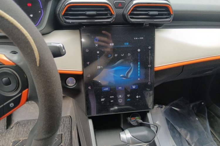 Used Dongfeng Aeolus Yixuan 2023 1.5L Automatic Glory Edition Audio And AC Panel