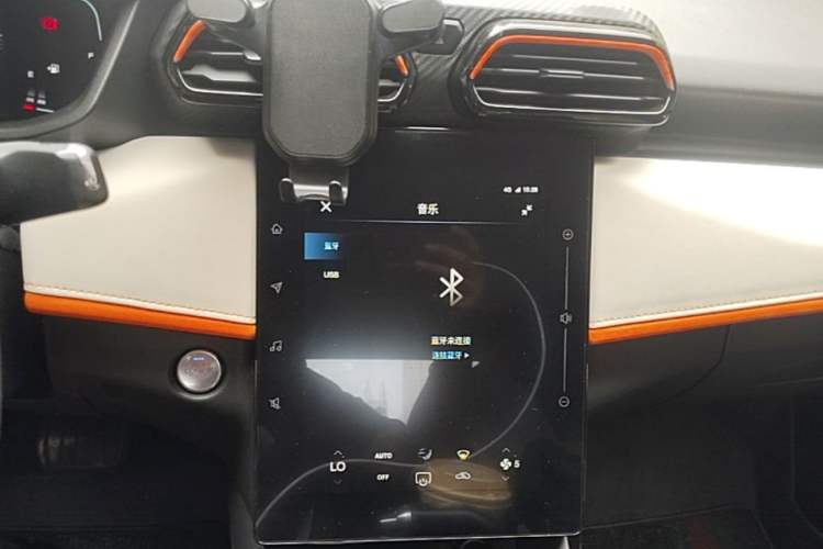 Used Dongfeng Aeolus Yixuan 2023 Mach Edition 1.5L Automatic Chasing Wind Version Audio And AC Panel