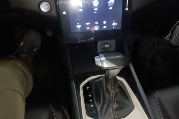 Used Dongfeng Aeolus Yixuan 2023 Mach Edition 1.5L Automatic Chasing Wind Version Audio And AC Panel