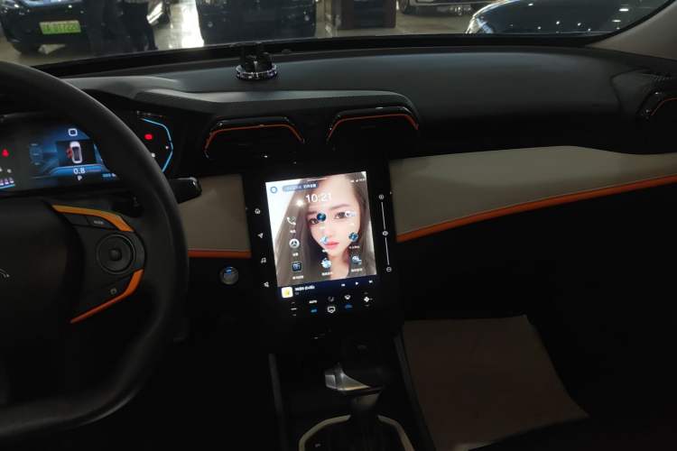 Used Dongfeng Aeolus Yixuan 2023 1.5L Automatic Glory Edition Audio And AC Panel