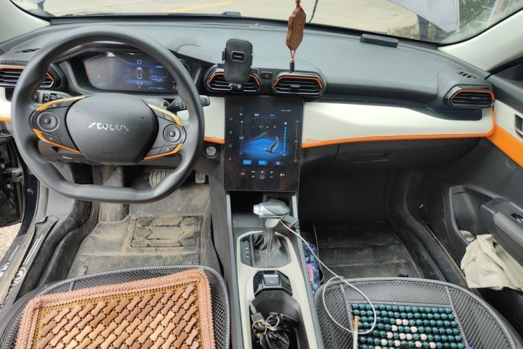 Used Dongfeng Aeolus Yixuan 2023 Mach Edition 1.5L Automatic Chasing Wind Version Center Console