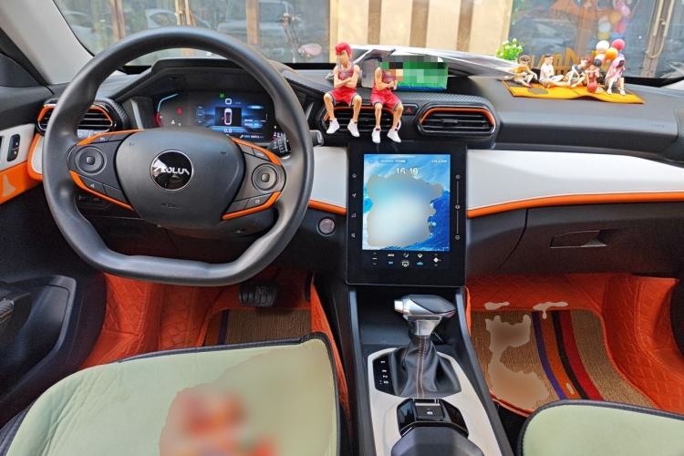 Used Dongfeng Aeolus Yixuan 2023 Mach Edition 1.5L Automatic Chasing Shadow Version Center Console