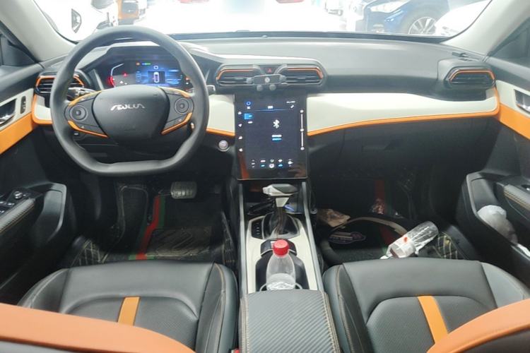 Used Dongfeng Aeolus Yixuan 2023 Mach Edition 1.5L Automatic Chasing Shadow Version Center Console