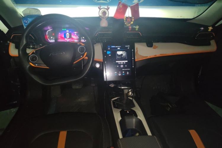 Used Dongfeng Aeolus Yixuan 2023 Mach Edition 1.5L Automatic Chasing Shadow Version Center Console