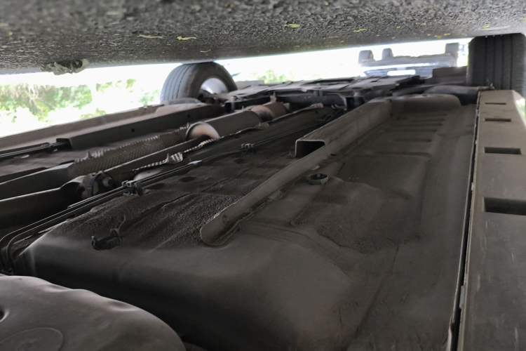 Used Dongfeng Aeolus Yixuan 2023 Mach Edition 1.5L Automatic Chasing Wind Version Chassis Rear Left