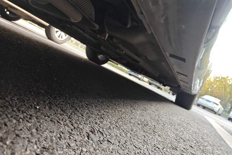 Used Dongfeng Aeolus Yixuan 2023 Mach Edition 1.5L Automatic Chasing Shadow Version Chassis Rear Right