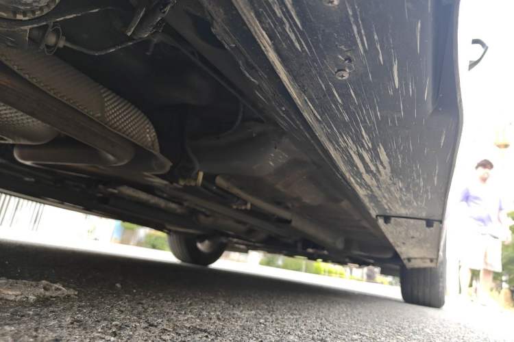 Used Dongfeng Aeolus Yixuan 2023 Mach Edition 1.5L Automatic Chasing Wind Version Chassis Rear Right