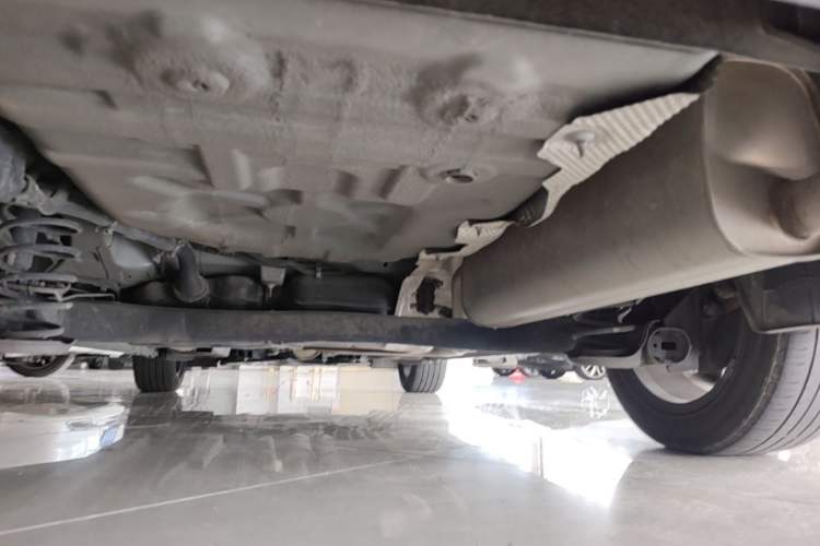 Used Dongfeng Aeolus Yixuan 2023 Mach Edition 1.5L Automatic Chasing Shadow Version Chassis Rear