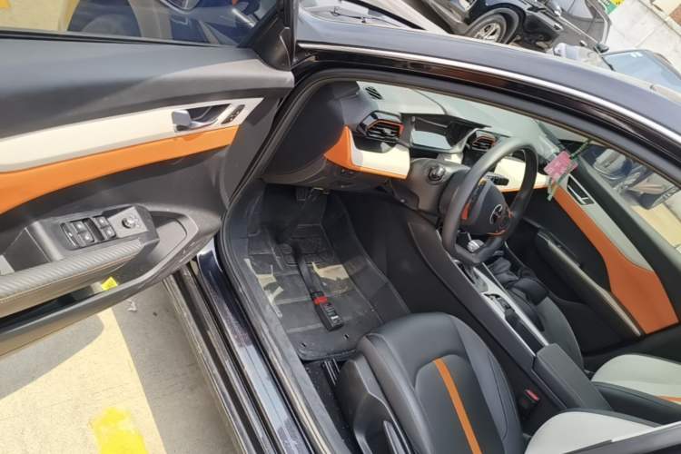 Used Dongfeng Aeolus Yixuan 2023 Mach Edition 1.5L Automatic Chasing Shadow Version Driver Seat