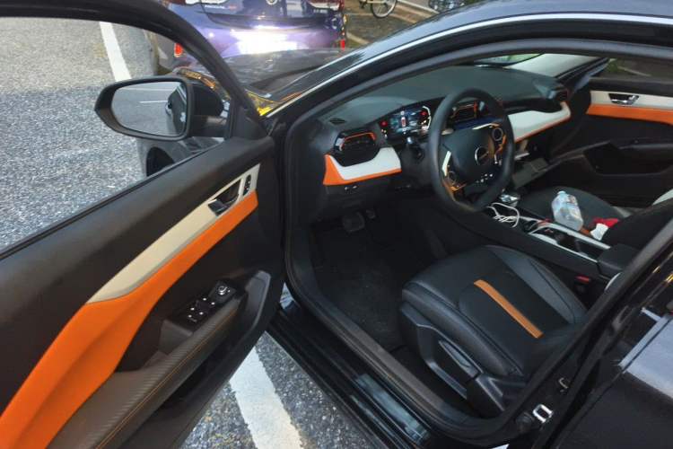 Used Dongfeng Aeolus Yixuan 2023 Mach Edition 1.5L Automatic Chasing Shadow Version Driver Seat