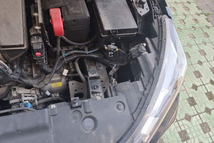 Used Dongfeng Aeolus Yixuan 2023 Mach Edition 1.5L Automatic Chasing Shadow Version Engine Bay Left