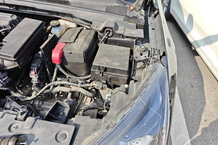 Used Dongfeng Aeolus Yixuan 2023 Mach Edition 1.5L Automatic Chasing Shadow Version Engine Bay Left