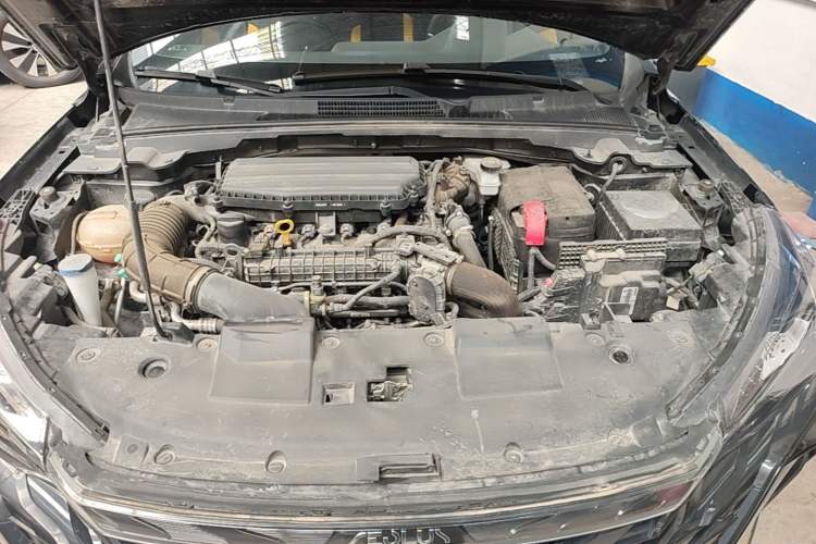Used Dongfeng Aeolus Yixuan 2023 Mach Edition 1.5T Automatic Pursuit Rider Version Engine Bay