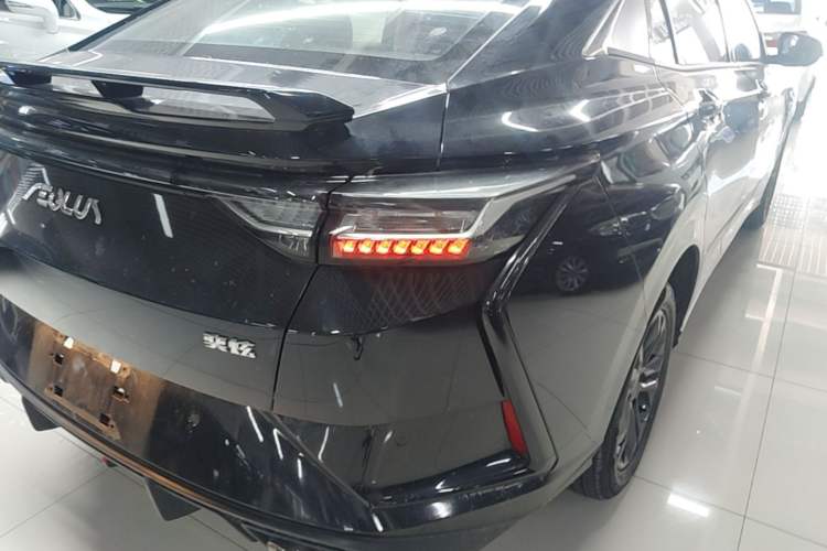 Used Dongfeng Aeolus Yixuan 2023 Mach Edition 1.5L Automatic Chasing Shadow Version Exterior 3