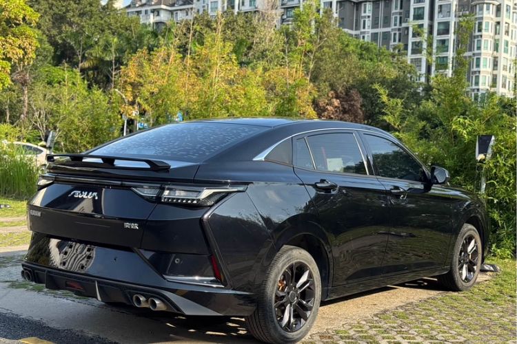 Used Dongfeng Aeolus Yixuan 2023 Mach Edition 1.5L Automatic Chasing Shadow Version Exterior 4