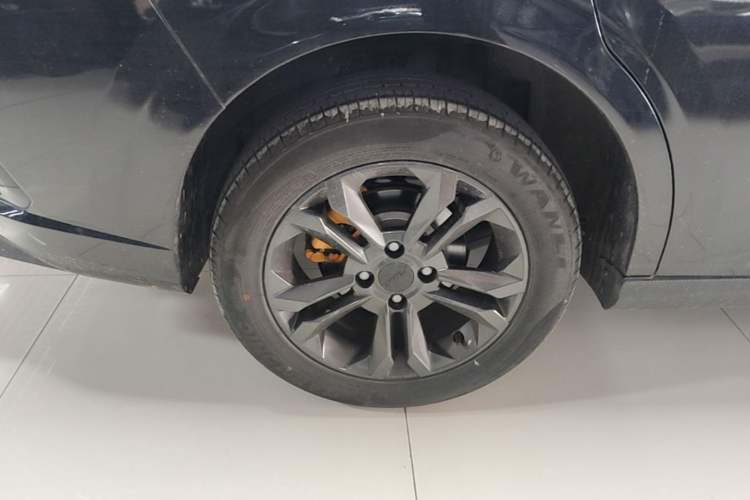 Used Dongfeng Aeolus Yixuan 2023 Mach Edition 1.5L Automatic Chasing Shadow Version Exterior 5