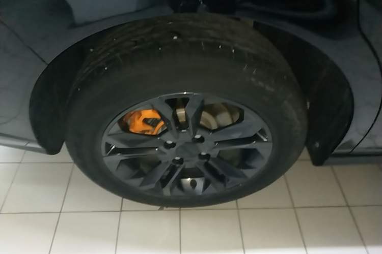 Used Dongfeng Aeolus Yixuan 2023 Mach Edition 1.5L Automatic Chasing Wind Version Exterior 5