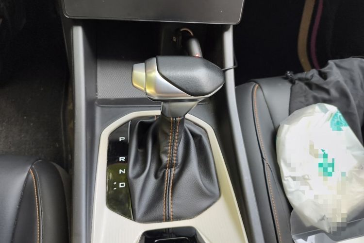 Used Dongfeng Aeolus Yixuan 2023 Mach Edition 1.5L Automatic Chasing Wind Version Gear Lever