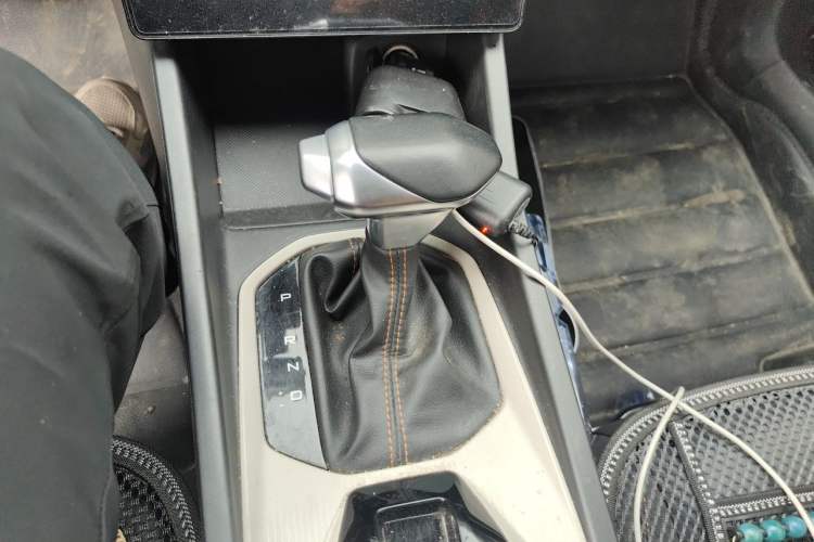 Used Dongfeng Aeolus Yixuan 2023 Mach Edition 1.5L Automatic Chasing Wind Version Gear Lever