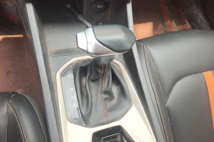 Used Dongfeng Aeolus Yixuan 2023 Mach Edition 1.5L Automatic Chasing Shadow Version Gear Lever