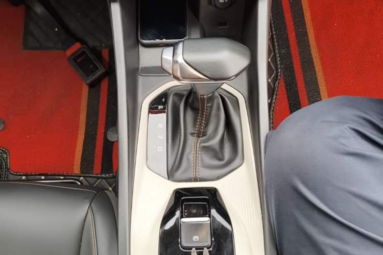 Used Dongfeng Aeolus Yixuan 2023 Mach Edition 1.5L Automatic Chasing Shadow Version Gear Lever