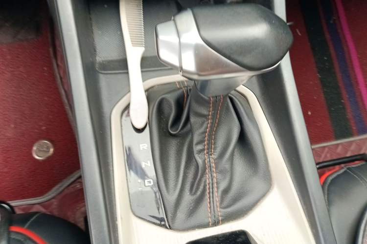 Used Dongfeng Aeolus Yixuan 2023 Mach Edition 1.5L Automatic Chasing Shadow Version Gear Lever