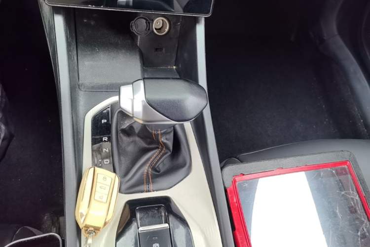 Used Dongfeng Aeolus Yixuan 2023 Mach Edition 1.5L Automatic Chasing Wind Version Gear Lever