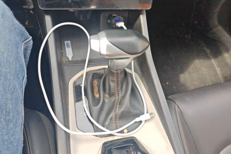 Used Dongfeng Aeolus Yixuan 2023 Mach Edition 1.5L Automatic Chasing Shadow Version Gear Lever