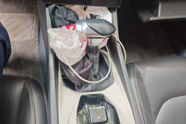 Used Dongfeng Aeolus Yixuan 2023 1.5L Automatic Glory Edition Gear Lever