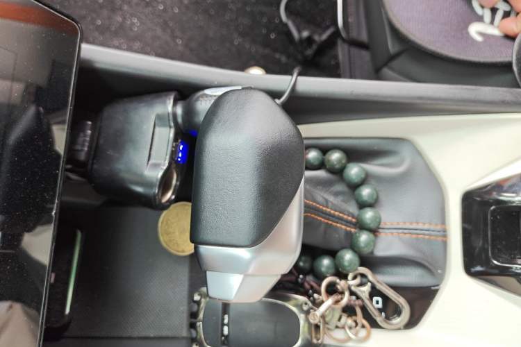 Used Dongfeng Aeolus Yixuan 2023 Mach Edition 1.5L Automatic Chasing Wind Version Gear Lever