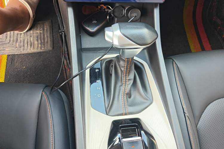 Used Dongfeng Aeolus Yixuan 2023 Mach Edition 1.5L Automatic Chasing Shadow Version Gear Lever