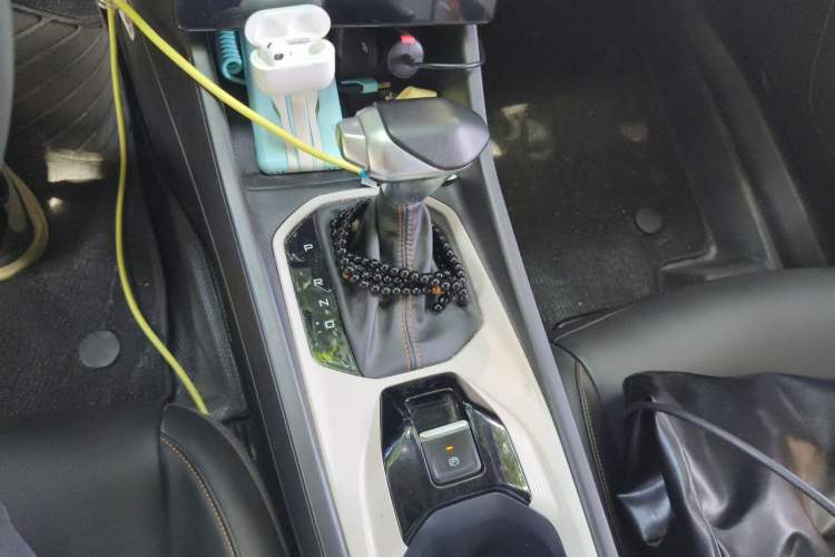 Used Dongfeng Aeolus Yixuan 2023 Mach Edition 1.5L Automatic Chasing Shadow Version Gear Lever