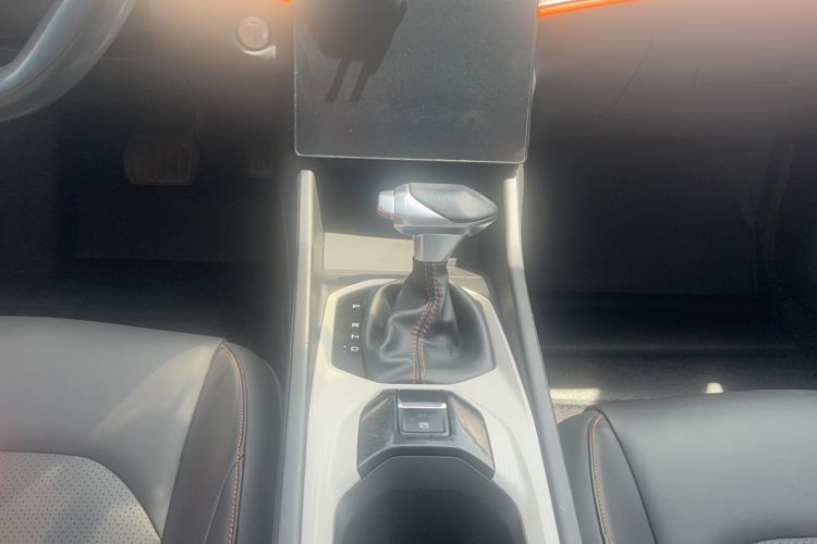 Used Dongfeng Aeolus Yixuan 2023 Mach Edition 1.5L Automatic Chasing Wind Version Gear Lever