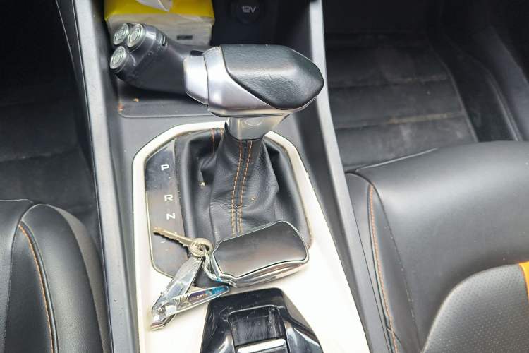 Used Dongfeng Aeolus Yixuan 2023 Mach Edition 1.5L Automatic Chasing Shadow Version Gear Lever