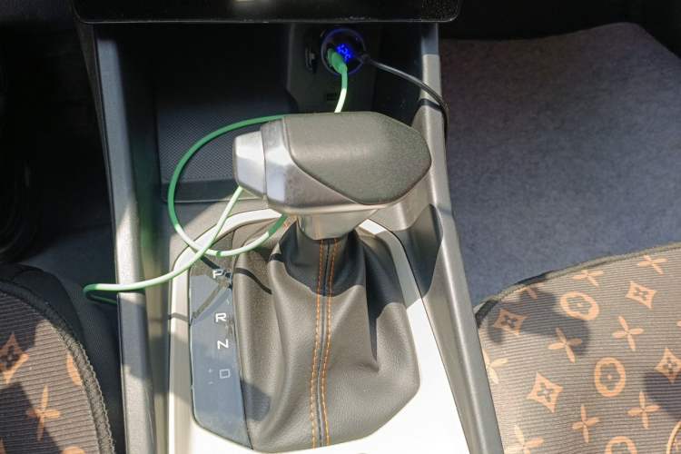 Used Dongfeng Aeolus Yixuan 2023 Mach Edition 1.5L Automatic Chasing Wind Version Gear Lever