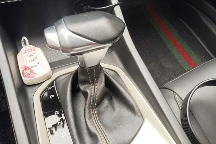 Used Dongfeng Aeolus Yixuan 2023 Mach Edition 1.5L Automatic Chasing Wind Version Gear Lever