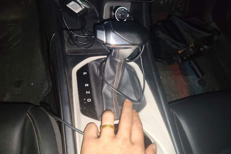 Used Dongfeng Aeolus Yixuan 2023 Mach Edition 1.5L Automatic Chasing Shadow Version Gear Lever