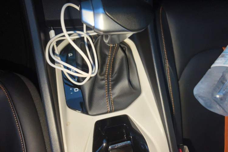 Used Dongfeng Aeolus Yixuan 2023 Mach Edition 1.5L Automatic Chasing Shadow Version Gear Lever