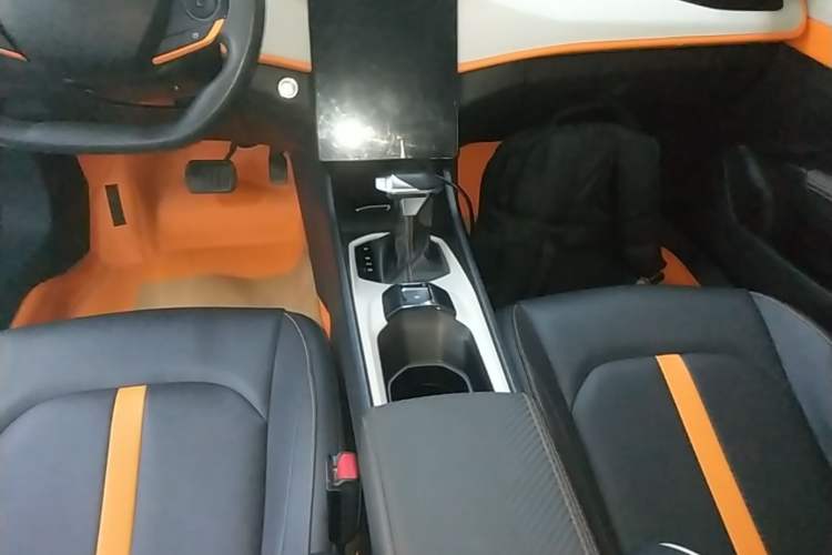 Used Dongfeng Aeolus Yixuan 2023 Mach Edition 1.5L Automatic Chasing Wind Version Gear Lever