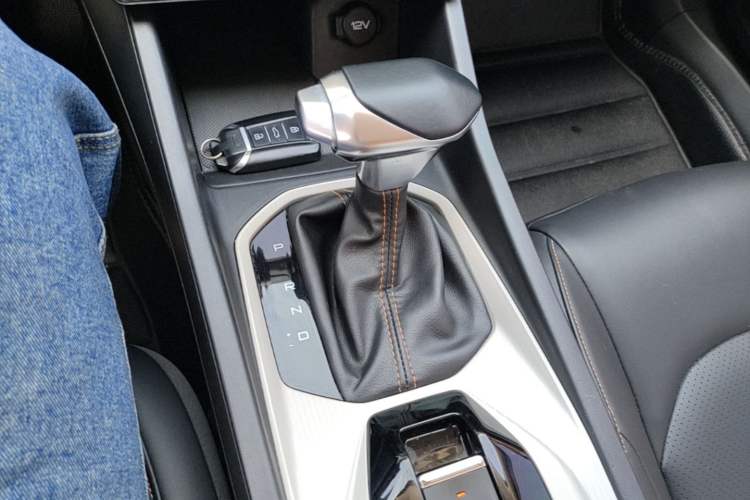 Used Dongfeng Aeolus Yixuan 2023 Mach Edition 1.5L Automatic Chasing Wind Version Gear Lever