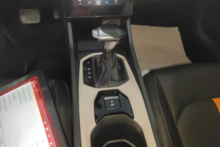 Used Dongfeng Aeolus Yixuan 2023 1.5L Automatic Glory Edition Gear Lever