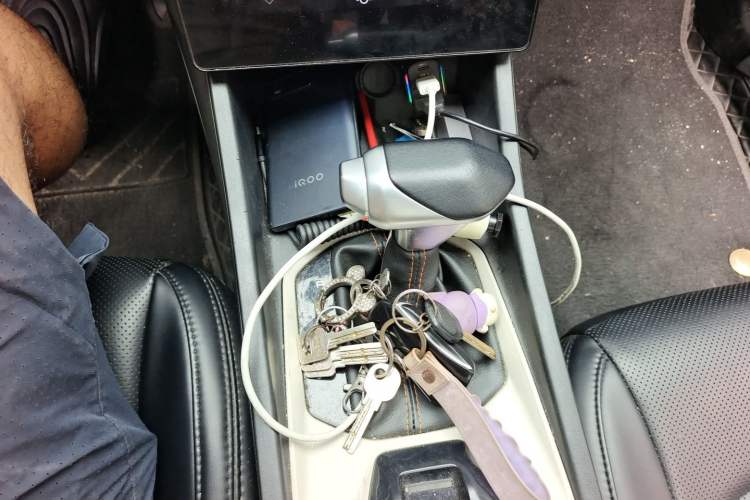 Used Dongfeng Aeolus Yixuan 2023 Mach Edition 1.5L Automatic Chasing Shadow Version Gear Lever