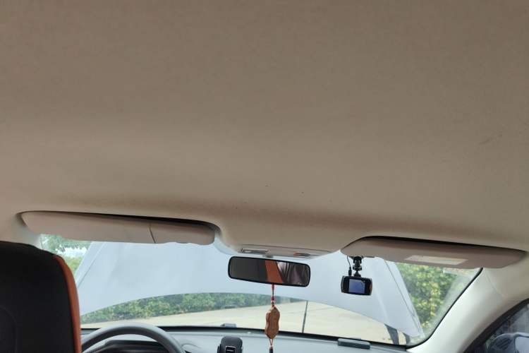 Used Dongfeng Aeolus Yixuan 2023 Mach Edition 1.5L Automatic Chasing Wind Version Headliner